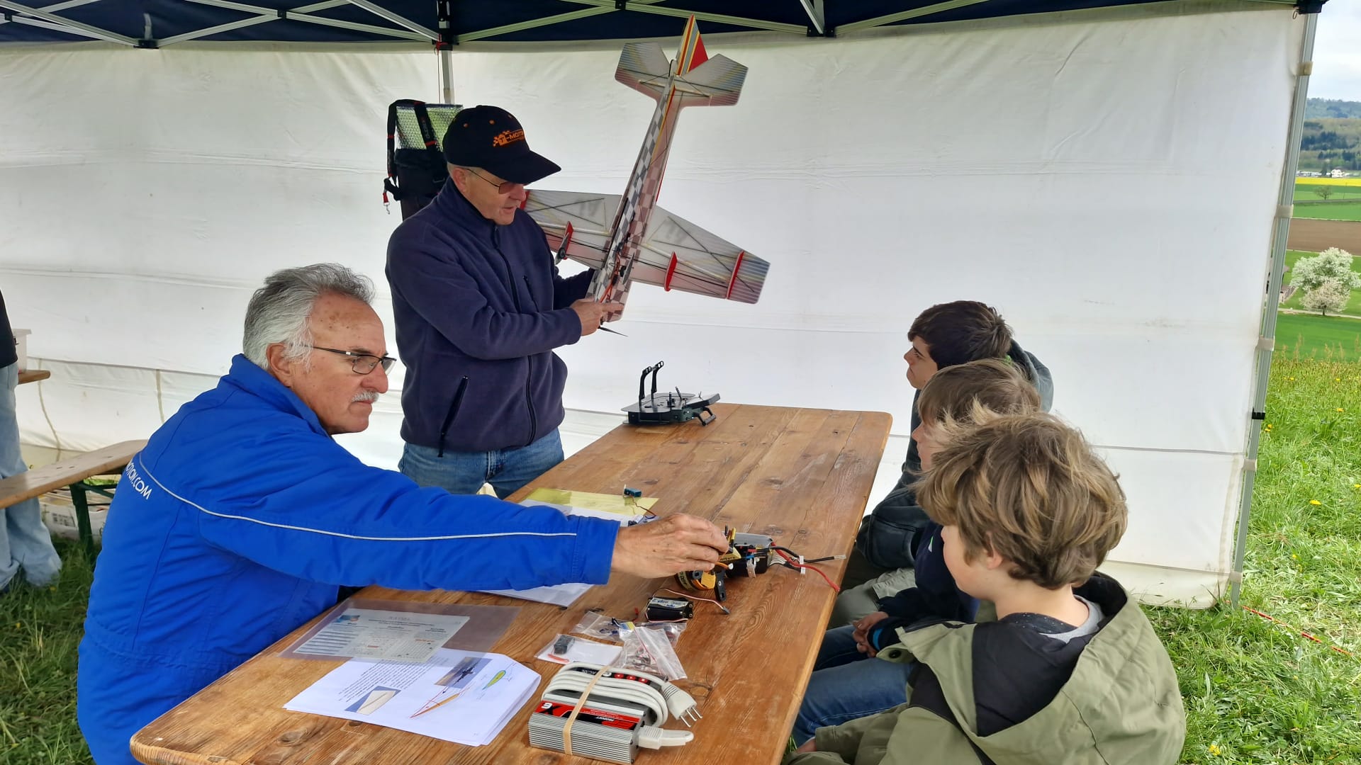 Modellfliegen mit dem Modellflugverein Stetten